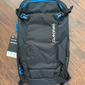 Dakine 12 Liter Snowboard Heli Pack Bag